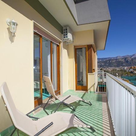 Super Attico Vista Mare Con Piscina Apartment Sorrento Exterior photo