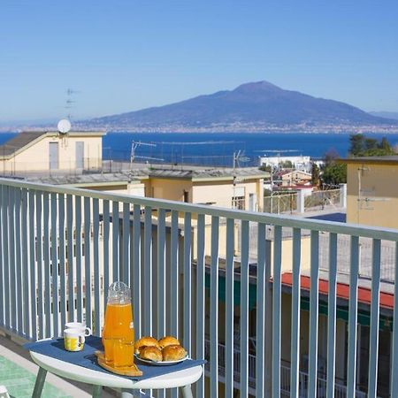 Super Attico Vista Mare Con Piscina Apartment Sorrento Exterior photo