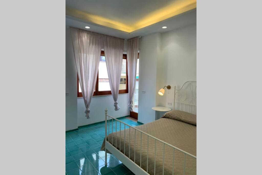 Super Attico Vista Mare Con Piscina Apartment Sorrento Exterior photo