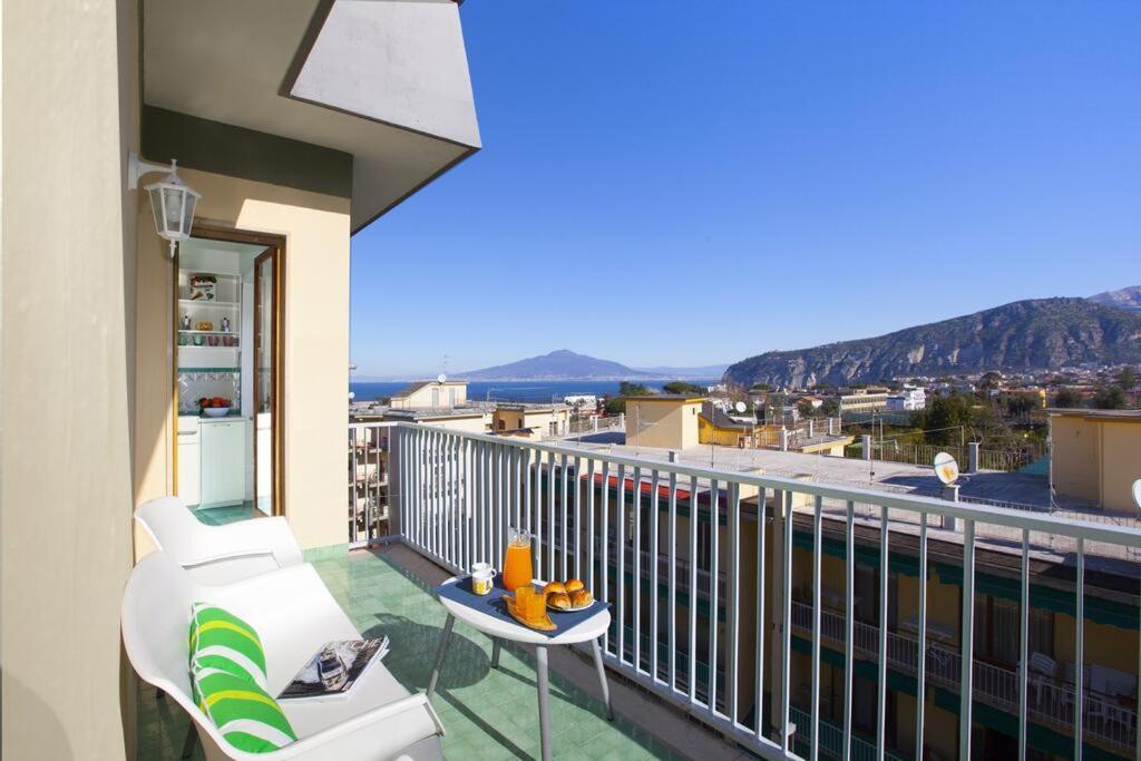 Super Attico Vista Mare Con Piscina Apartment Sorrento Exterior photo