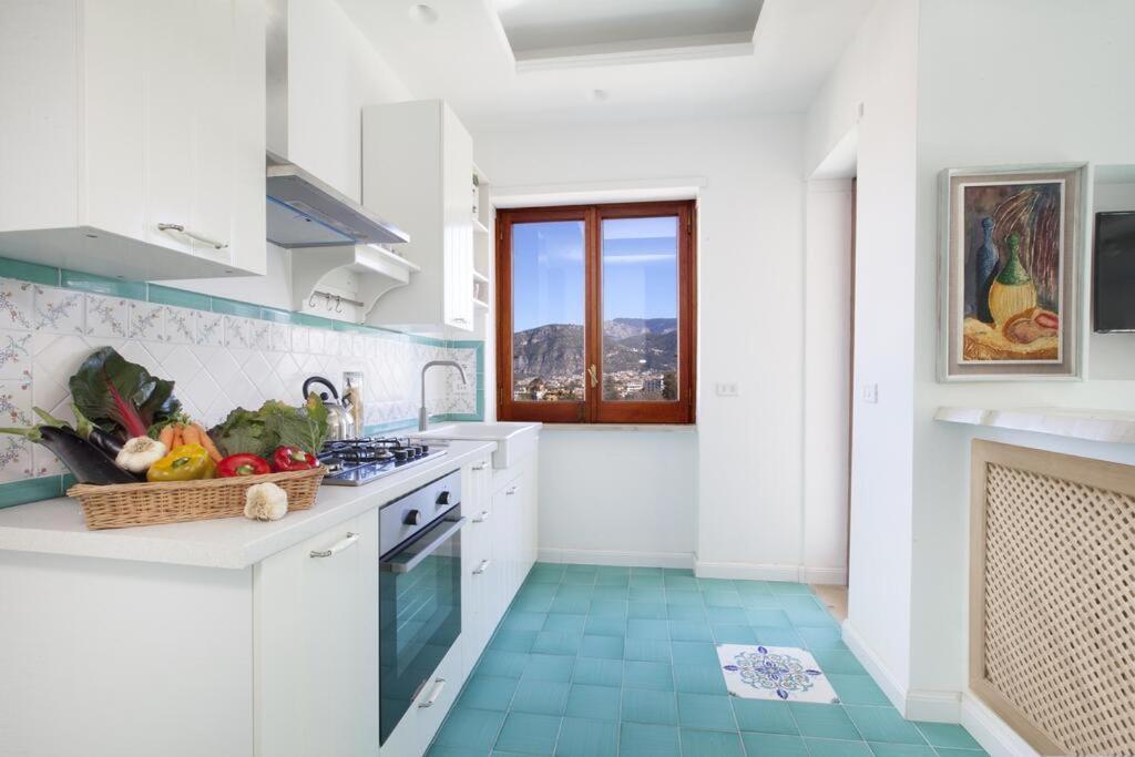 Super Attico Vista Mare Con Piscina Apartment Sorrento Exterior photo